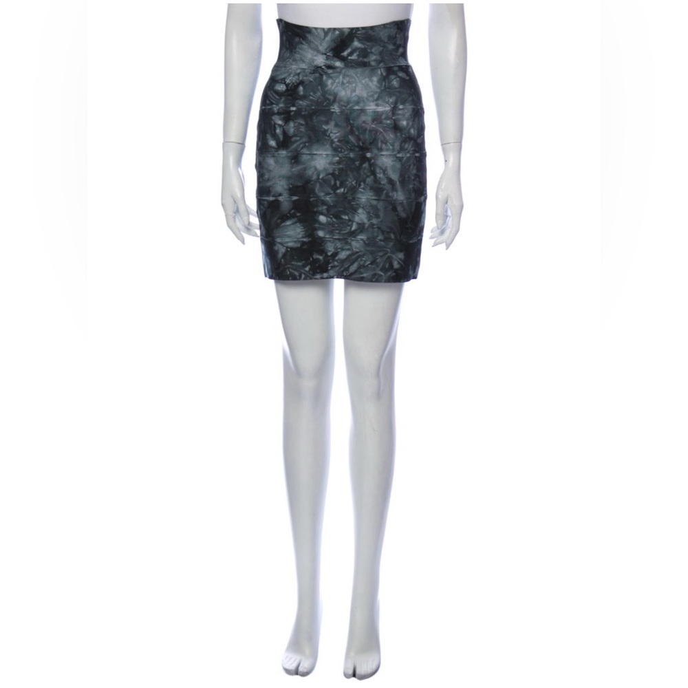 Herve Leger Bandage Mini Skirt Size Small Barely Worn